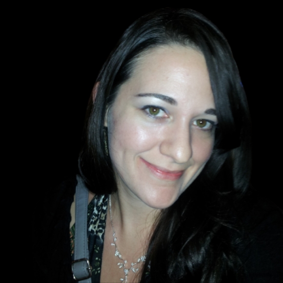 Meet your Posher, Stephanie Brooke - Picture 2 of 4